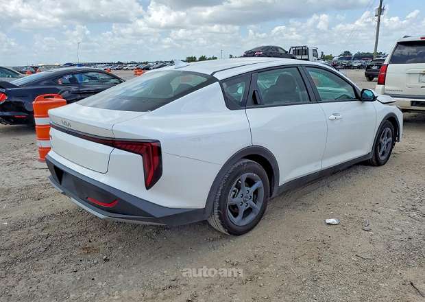 Kia K4