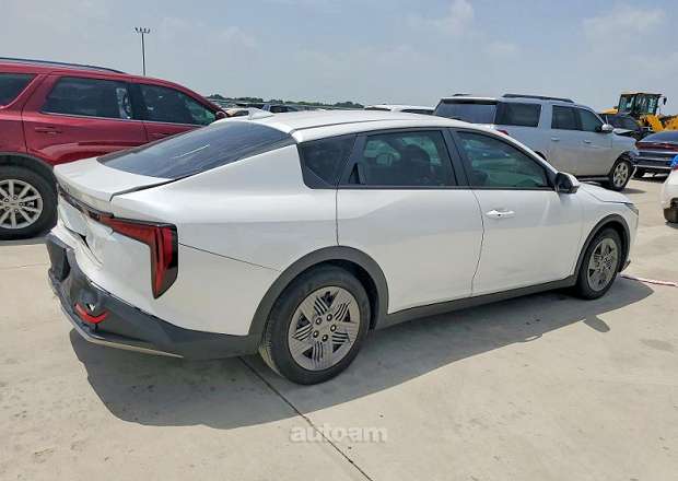 Kia K4