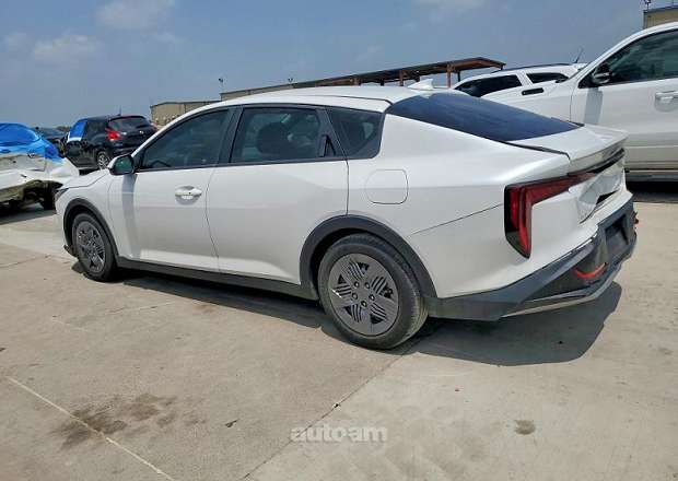 Kia K4