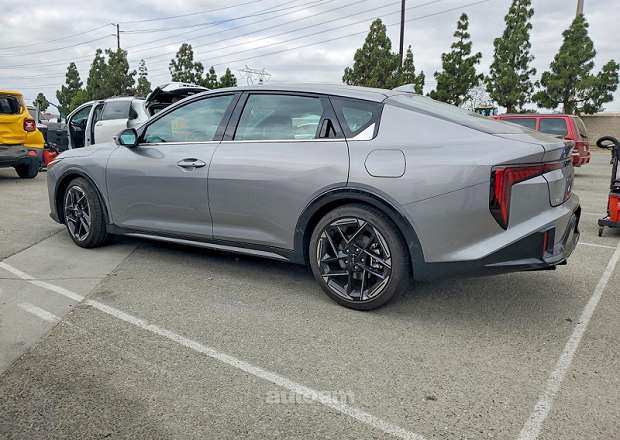Kia K4