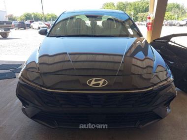 Hyundai Elantra  2025 