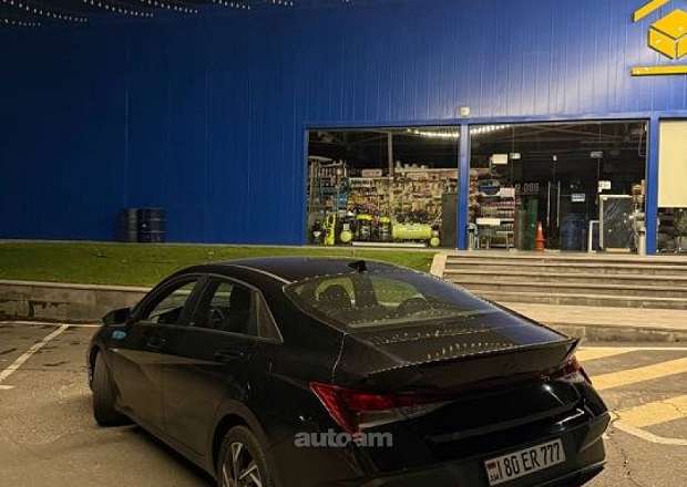 Hyundai Elantra