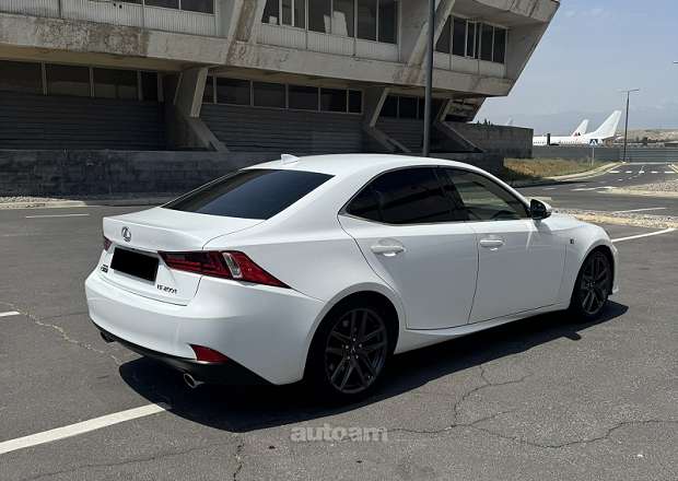 Lexus IS 200 2016 — photo 6