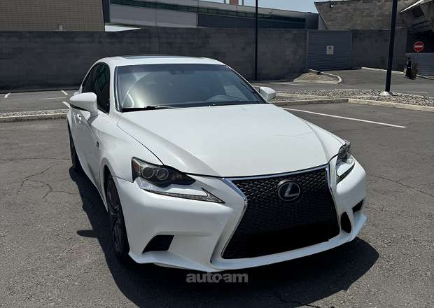 Lexus IS 200 2016 — photo 2