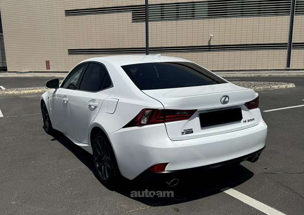 Lexus IS 200 2016 — photo 5