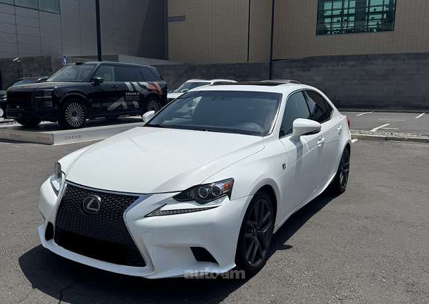 Lexus IS 200 2016 — photo 1