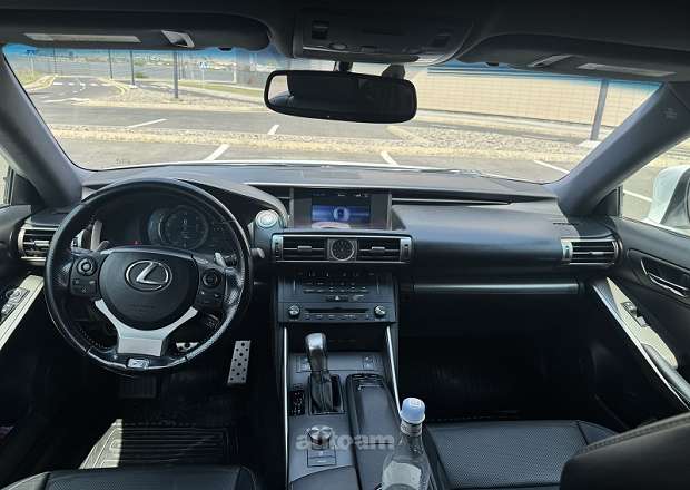 Lexus IS 200 2016 — photo 7