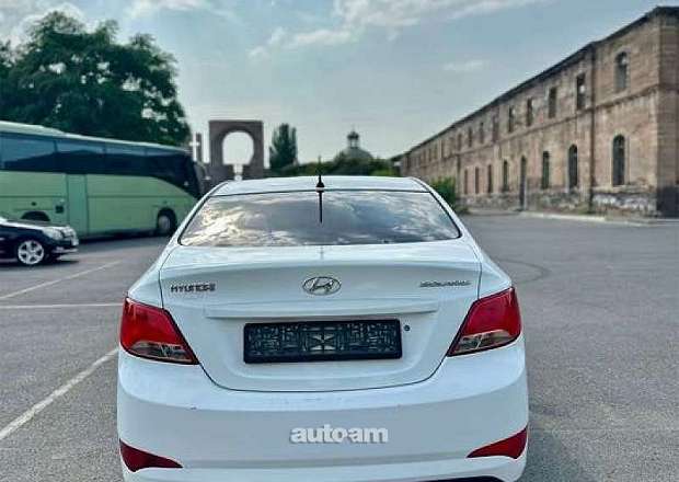 Hyundai Solaris 2015 — լուսանկար 2
