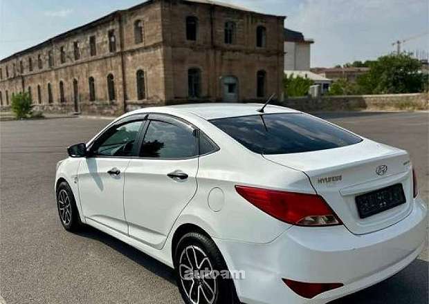 Hyundai Solaris 2015 — լուսանկար 5