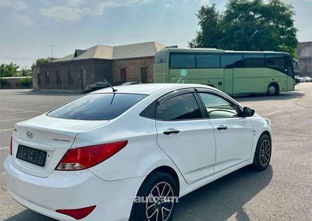 Hyundai Solaris 2015 — լուսանկար 6