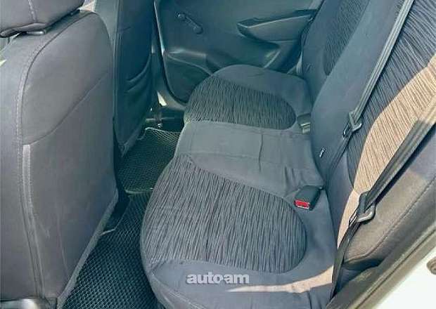 Hyundai Solaris 2015 — լուսանկար 11