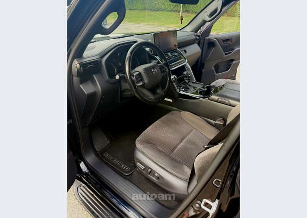 Toyota Land Cruiser 300