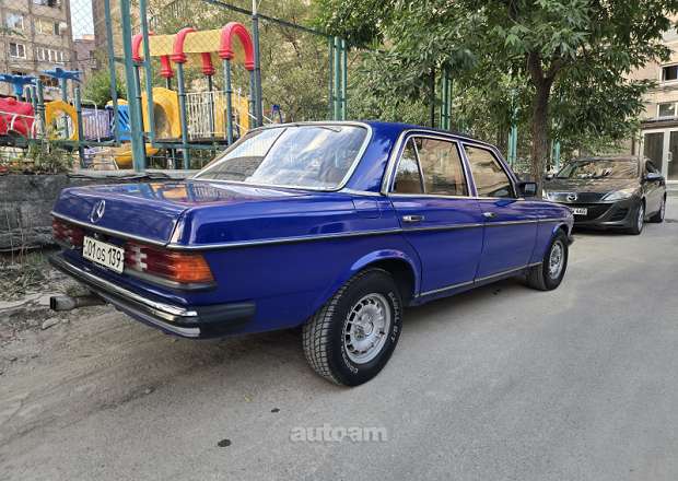 Mercedes-Benz 260