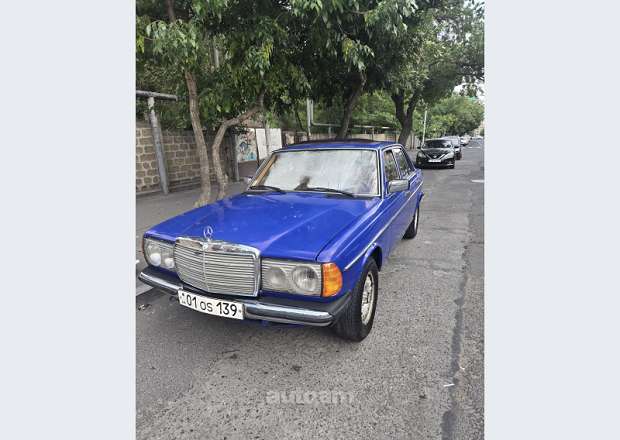 Mercedes-Benz 260