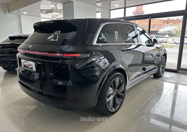 Lixiang Li L7