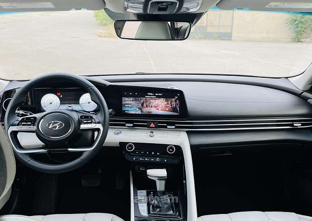 Hyundai Elantra 2020 — լուսանկար 11