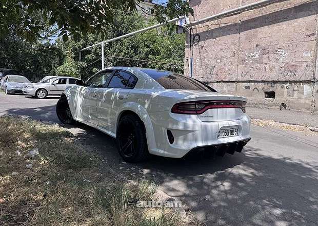 Dodge Charger 2022 — լուսանկար 2