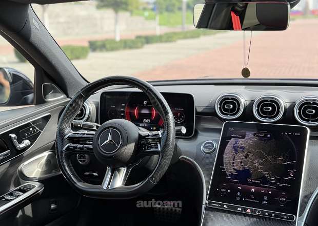 Mercedes-Benz C 300 2023 — photo 12