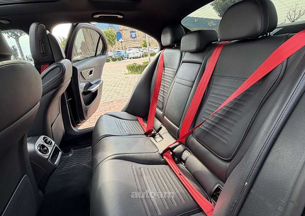 Mercedes-Benz C 300 2023 — photo 11