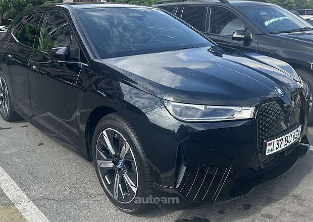 BMW iX