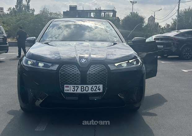BMW iX