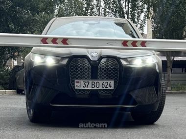 BMW iX  2022 