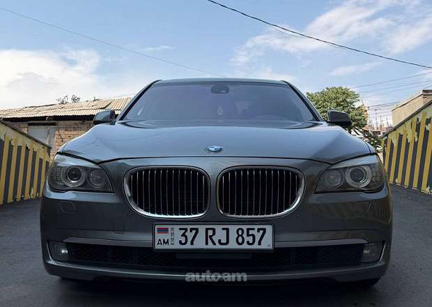 BMW 750