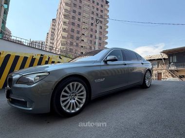 BMW 750  2011 