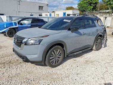 Nissan Pathfinder  2025 