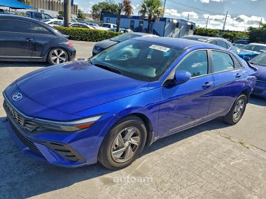 Hyundai Elantra  2025 
