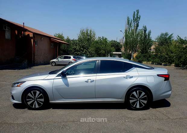 Nissan Altima