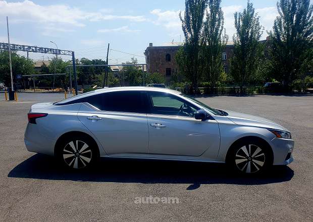 Nissan Altima