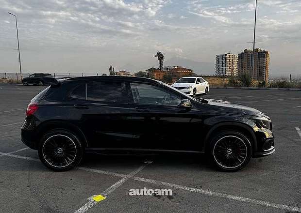 Mercedes-Benz GLA 250