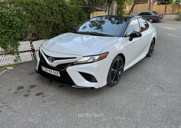Toyota Camry 2018 — фото 2