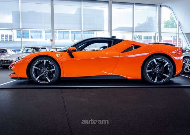 Ferrari SF90