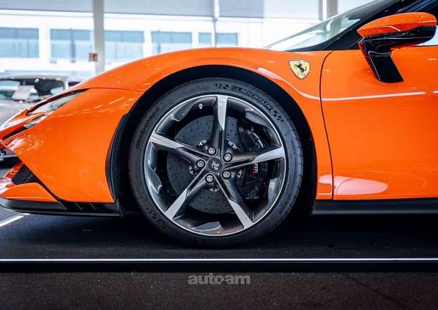 Ferrari SF90