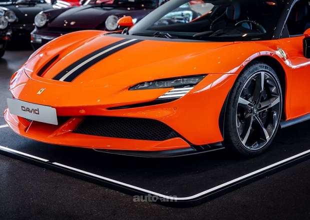 Ferrari SF90