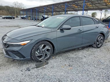 Hyundai Elantra  2025 
