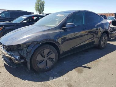 Tesla Model Y  2026 