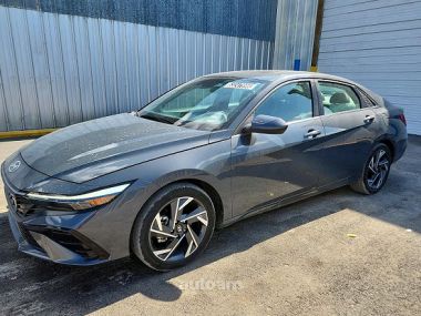 Hyundai Elantra  2025 