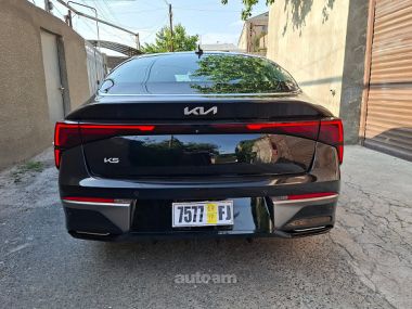 Kia K5  2025 
