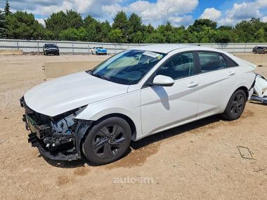 Hyundai Elantra  2021 