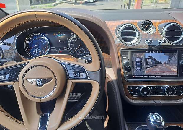 Bentley Bentayga 2018 — լուսանկար 8