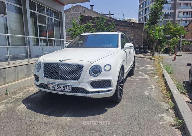 Bentley Bentayga 2018 — լուսանկար 2