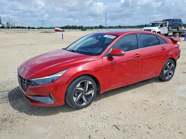 Hyundai Elantra  2022 