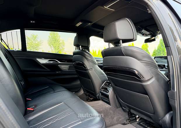 BMW 750 2021 — photo 10