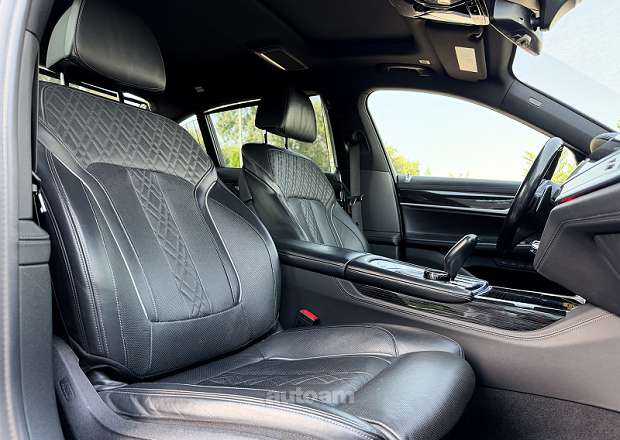 BMW 750 2021 — photo 11