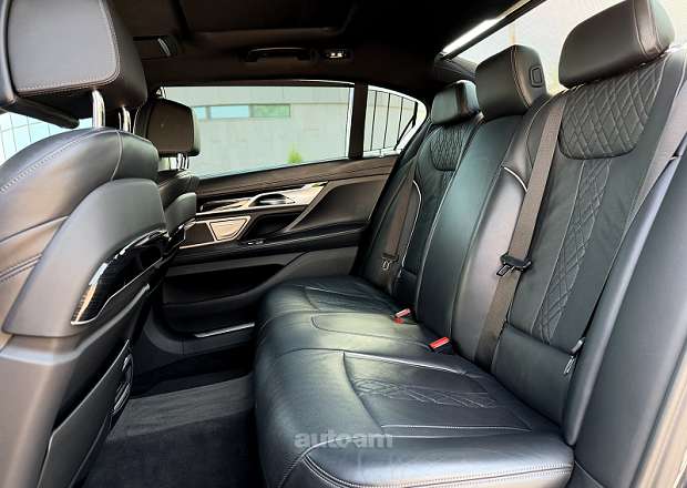 BMW 750 2021 — photo 9