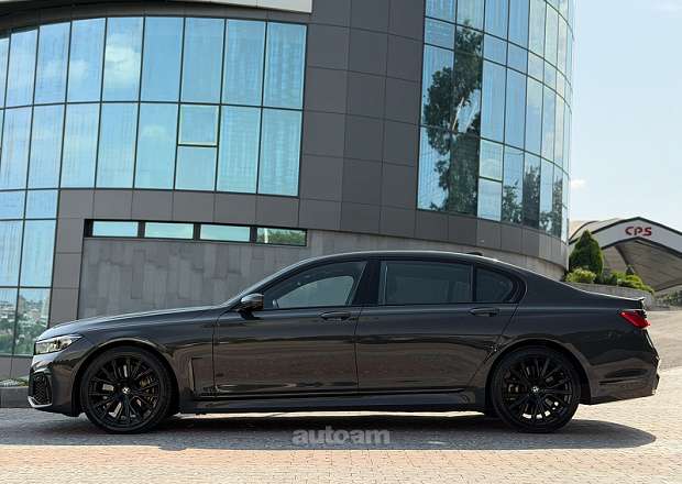 BMW 750 2021 — photo 14