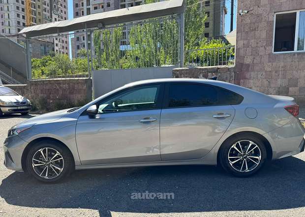 Kia Forte 2023 — լուսանկար 1